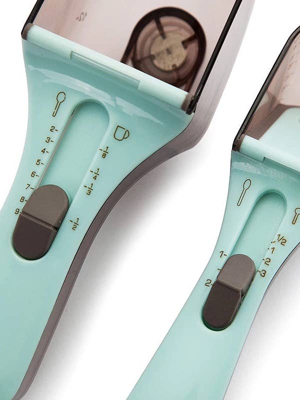 Adjustable Measuring Cups